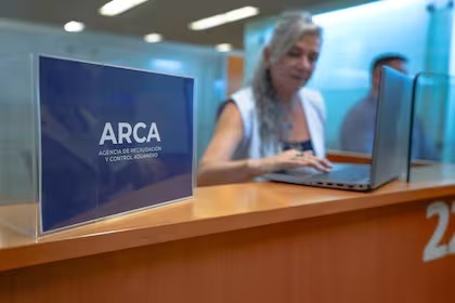 La recaudaci&oacute;n tributaria sufri&oacute; una ca&iacute;da real interanual del 9,7% en febrero