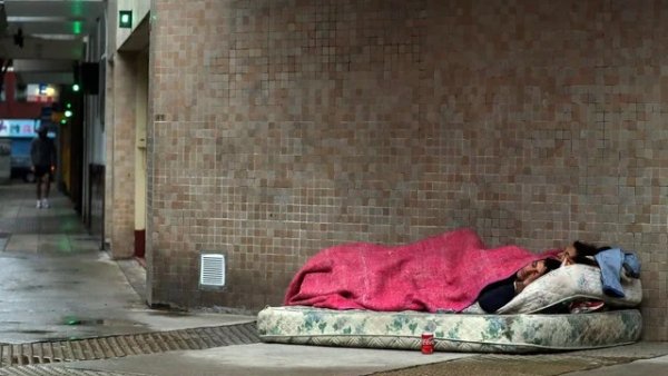 La UCA alerta de que la baja de la pobreza es una 