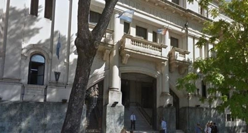 Seis polic&iacute;as quedaron detenidos por colocar datos falsos en un acta de procedimiento