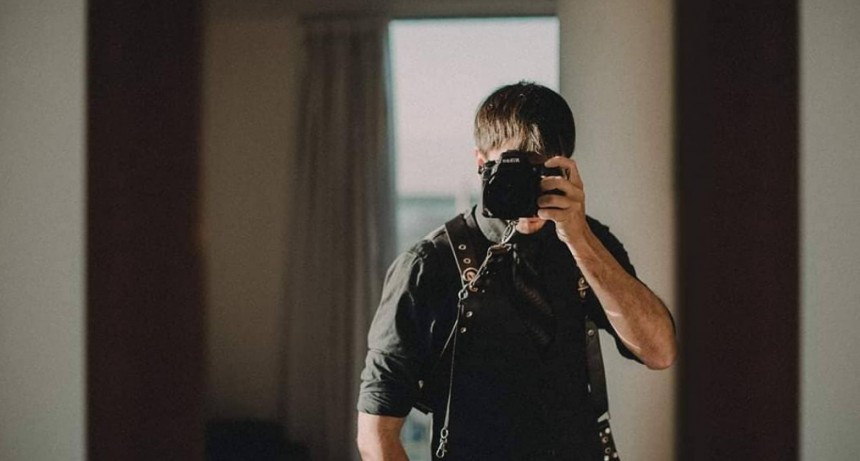 Jota Castelli: "El formato fotogr&aacute;fico de Reportaje de Boda busca contar la historia de la pareja"