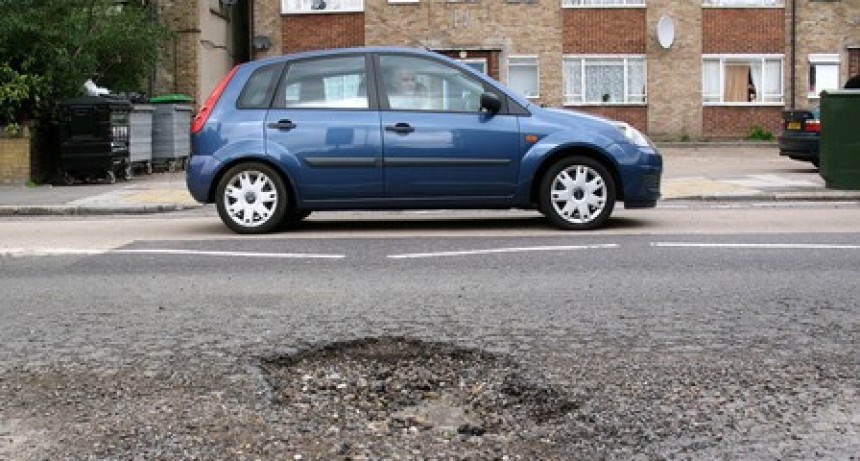 Robot repara rutas en Reino Unido