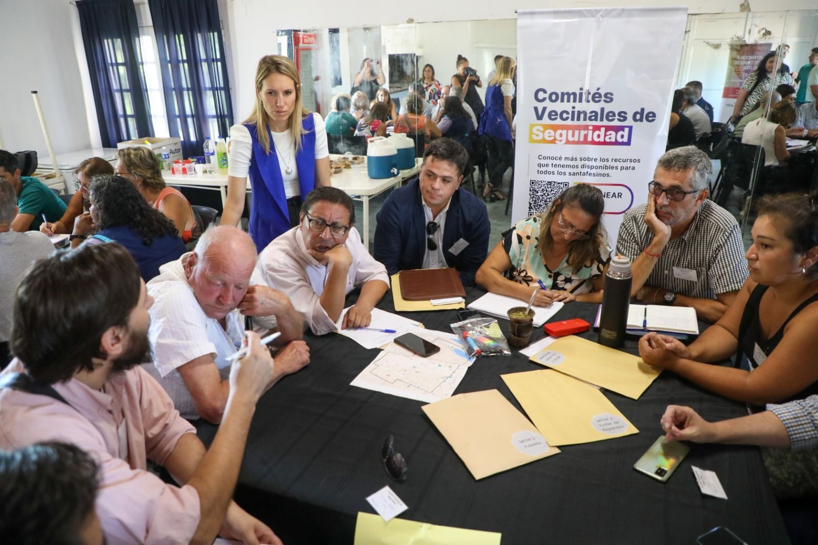 Reuni&oacute;n de vecinos con funcionarios por inseguridad