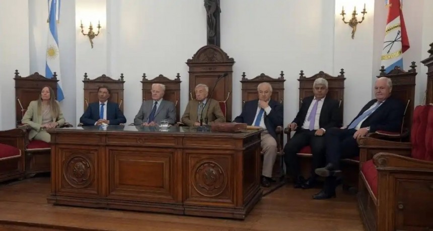 Pullaro firm&oacute; pliegos de los tres postulados a la Corte 