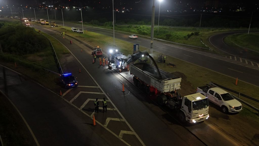 Comenz&oacute; la repavimentaci&oacute;n nocturna en tramos de la Autopista