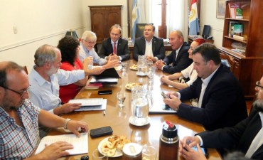 La paritaria con gremios estatales contin&uacute;a el martes