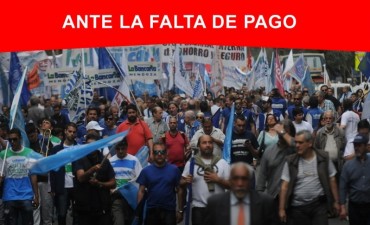 El paro de los bancarios se podr&iacute;a extender hasta el martes 