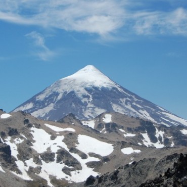Alerta amarilla en Neuqu&eacute;n por actividades s&iacute;smicas en el volc&aacute;n Lan&iacute;n 