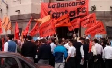 Los bancarios levantaron el paro