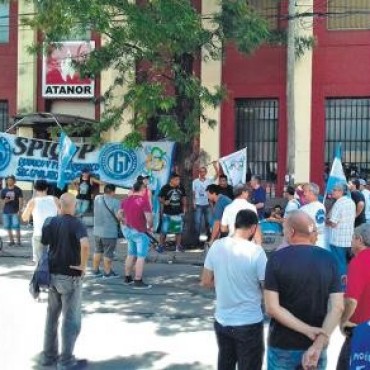 Atanor cerr&oacute; dos plantas en Baradero y Munro 