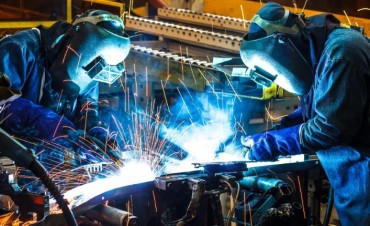 La industria acumul&oacute; doce meses de contracci&oacute;n en enero 