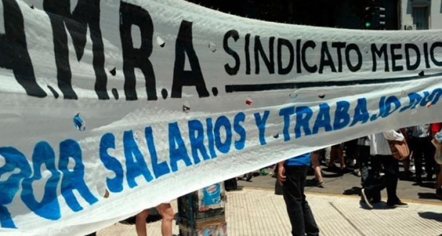 Los profesionales de la salud esperan un incremento salarial del 50 %