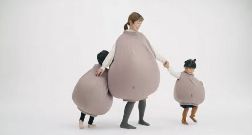 Presentan un puf port&aacute;til que pod&eacute;s usar como prenda y sentarte d&oacute;nde quieras 