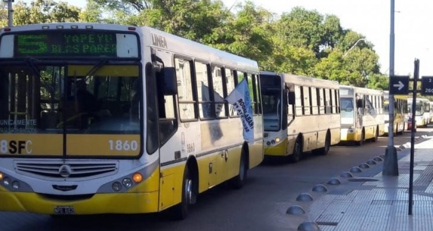 Paro de colectivos y municipales en la ciudad