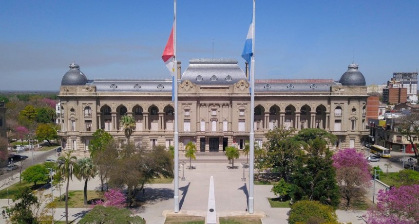 Empleados p&uacute;blicos esperan saber cu&aacute;ndo ser&aacute; el pago del resto de la paritaria 2023