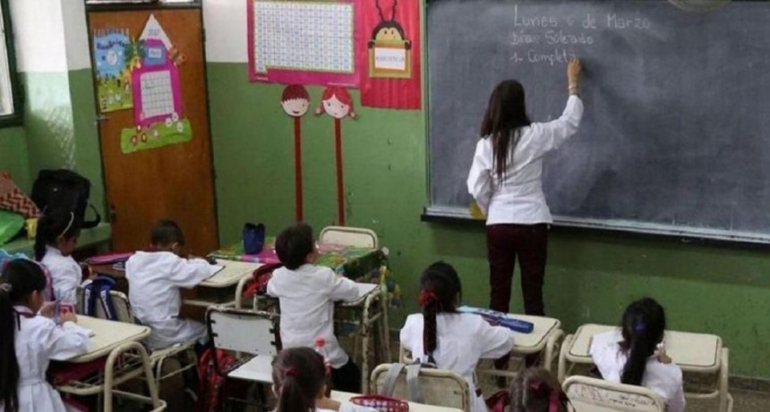 Iniciaron las clases pero podr&iacute;an continuar los paros