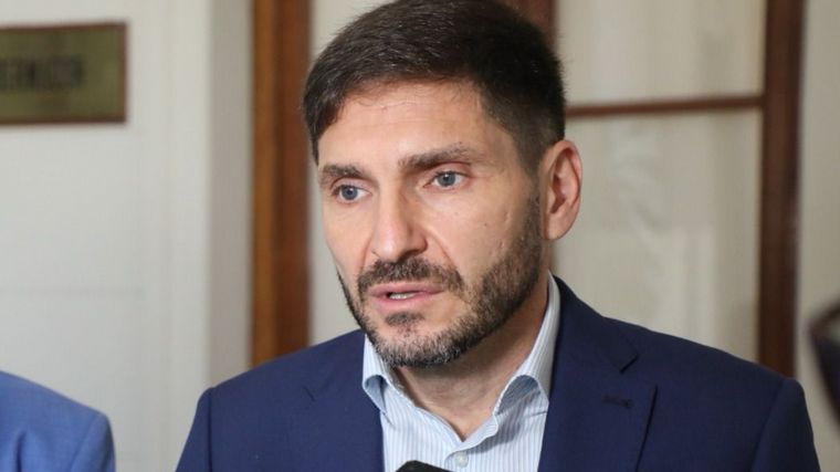 El gobernador pidi&oacute; que &ldquo;manden este lunes a los chicos a las escuelas porque van a estar abiertas&rdquo;