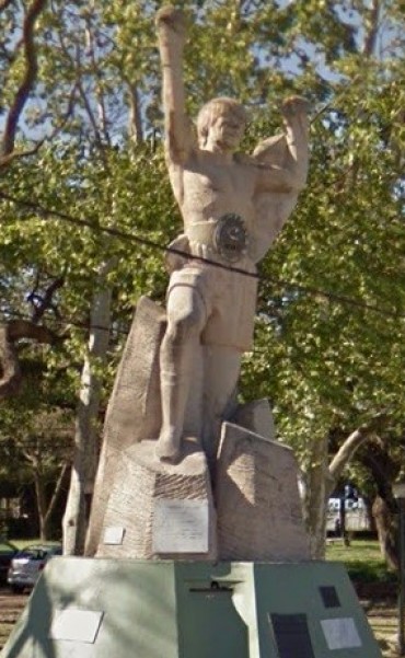 La Subsecretar&iacute;a de Pol&iacute;ticas de G&eacute;nero iniciar&iacute;a la discusi&oacute;n para remover el Monumento a Monz&oacute;n