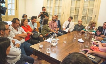 El Ministerio de Educaci&oacute;n eval&uacute;a descontar d&iacute;as a los docentes que adhieran a un nuevo paro 