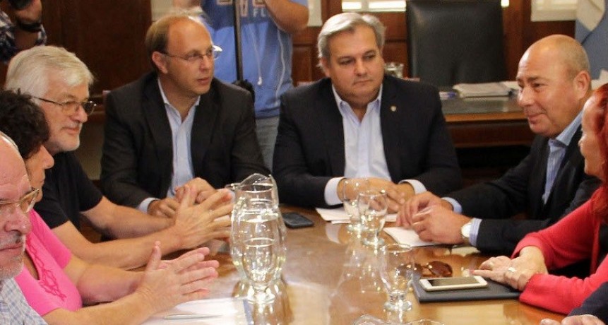 UPCN acept&oacute; la oferta salarial pero ATE la rechaz&oacute;