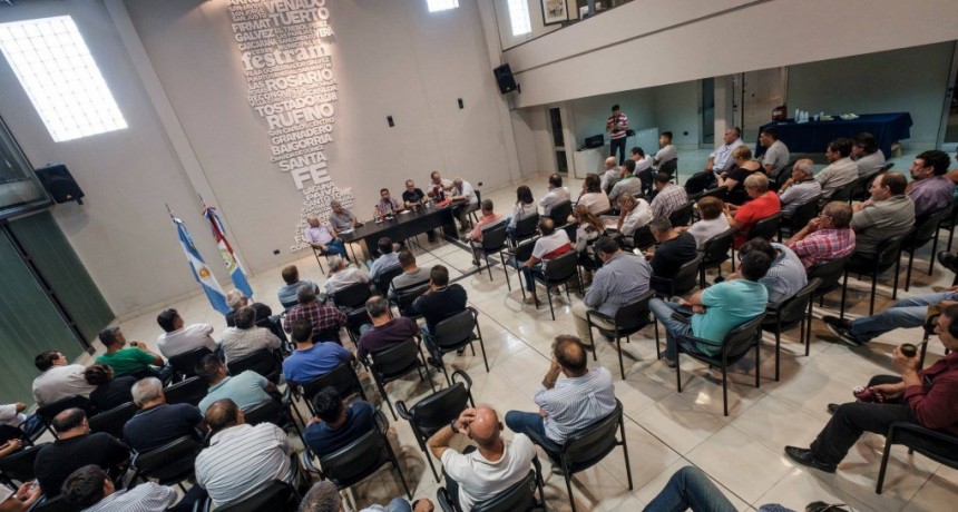 	 Los trabajadores municipales realizar&iacute;an un paro en caso de no recibir una propuesta satisfactoria