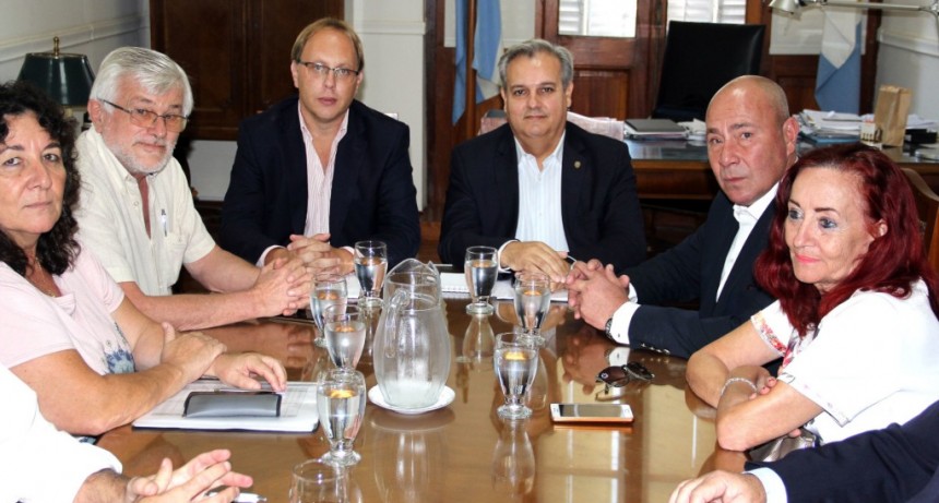 Los trabajadores p&uacute;blicos provinciales concretan un paro el 26 y 27 de marzo