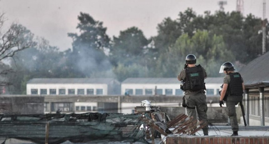 Disturbios en la c&aacute;rcel de Las Flores y Coronda