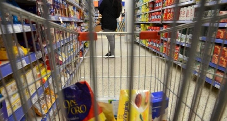 Anticiparon cu&aacute;les van a ser los 60 productos con "precios cuidados" en comercios de proximidad 