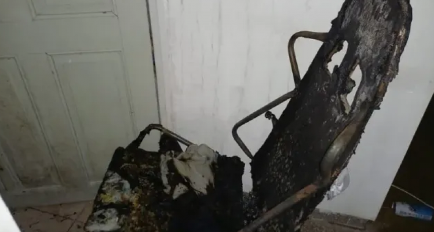 Entraron a robar a una casa y provocaron un incendio para escapar de la polic&iacute;a