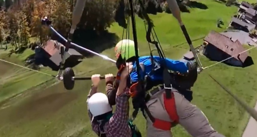 Hombre se tir&oacute; en parapente sin estar asegurado y termin&oacute; colgando de una mano a 300 metros de altura