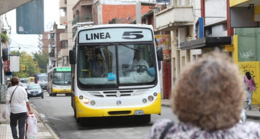 Empresarios locales preparan una propuesta salarial para los choferes de colectivos