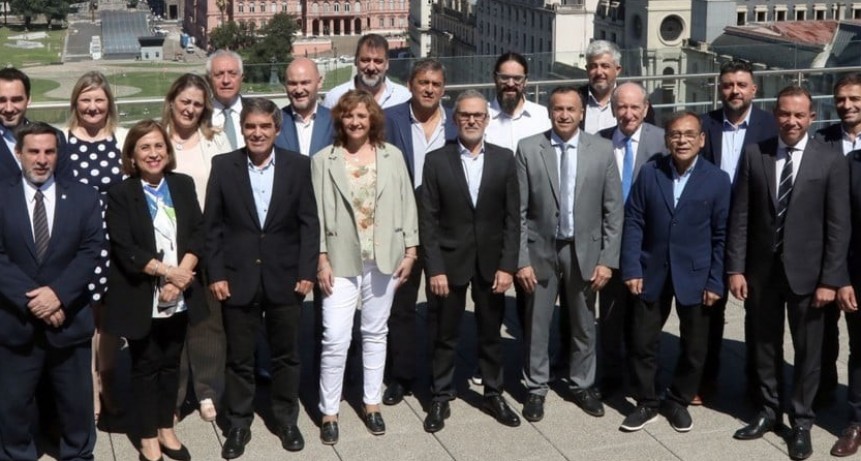 Primera reuni&oacute;n de los ministros de Salud del pa&iacute;s