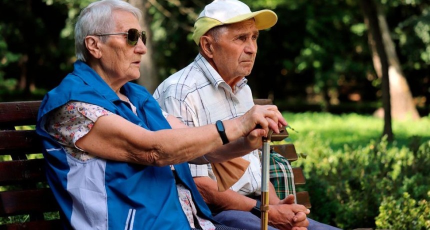 Las jubilaciones y pensiones se pagar&aacute;n en dos tramos 