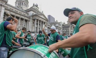 Trabajadores ferroviarios acordaron una suba salarial semestral de doce por ciento 