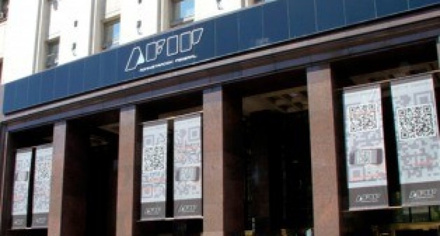 Multa a comercios y profesionales que no acepten pagos con d&eacute;bito 