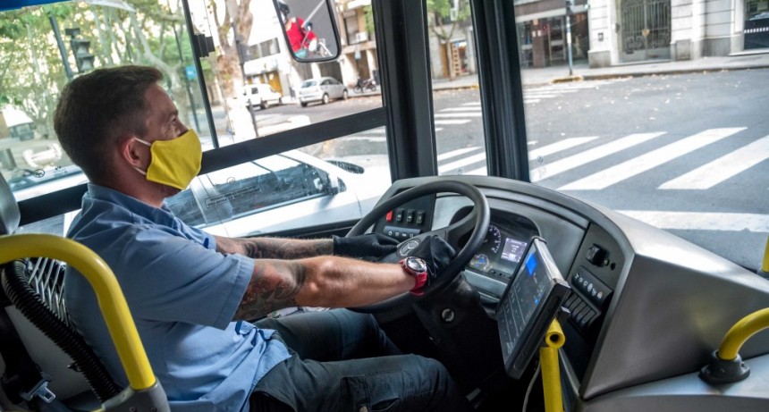 Las l&iacute;neas de colectivos implementar&iacute;an fajas de seguridad para mejorar la circulaci&oacute;n de aire