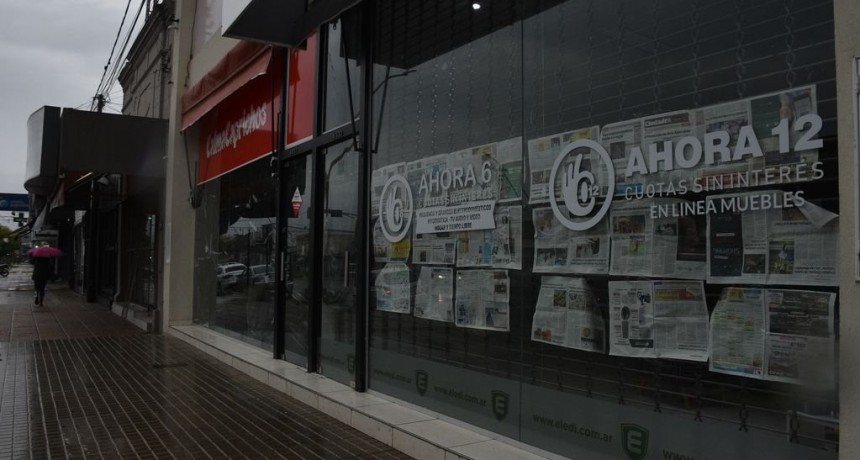  Un grupo de comerciantes de Arist&oacute;bulo no esta de acuerdo con el horario corrido