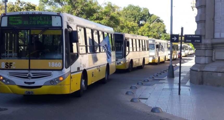 Se levant&oacute; el paro de colectivos previsto para el lunes tras dictarse la conciliaci&oacute;n obligatoria