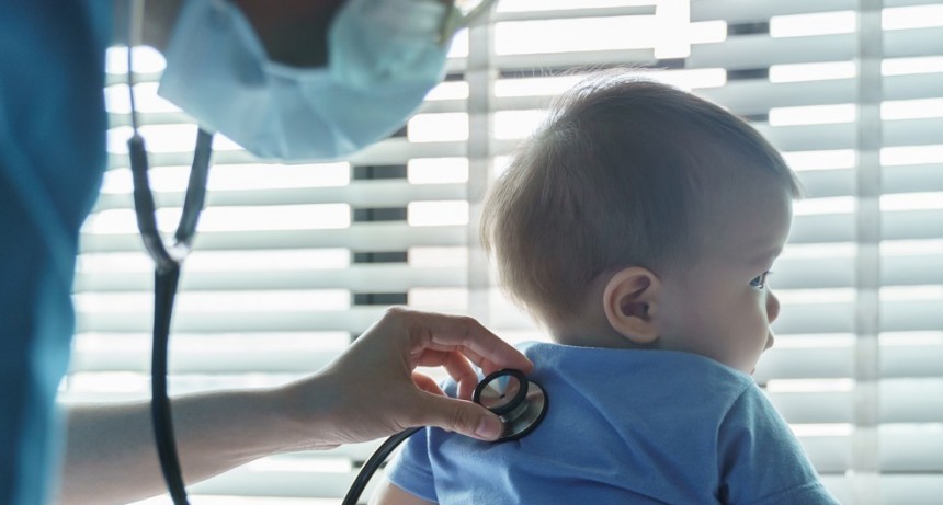 Pediatras siguen sin atender por Iapos