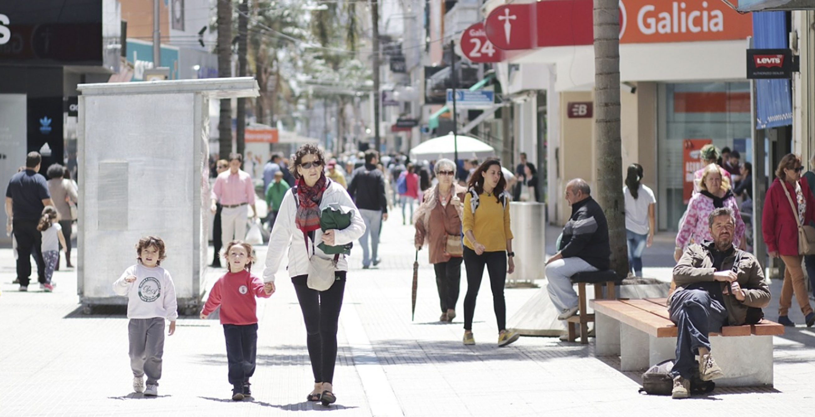Cerca del 50% de los comerciantes locales registran mejor&iacute;as en las ventas