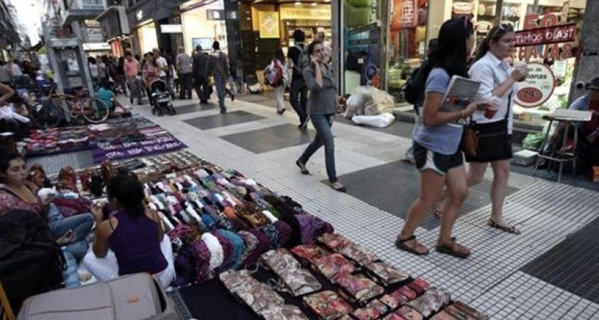 La venta callejera retrocedi&oacute; seis y medio por ciento interanual 