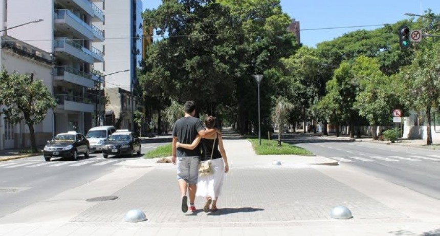 Test de veredas del microcentro santafesino &iquest;permiten el distanciamiento social?