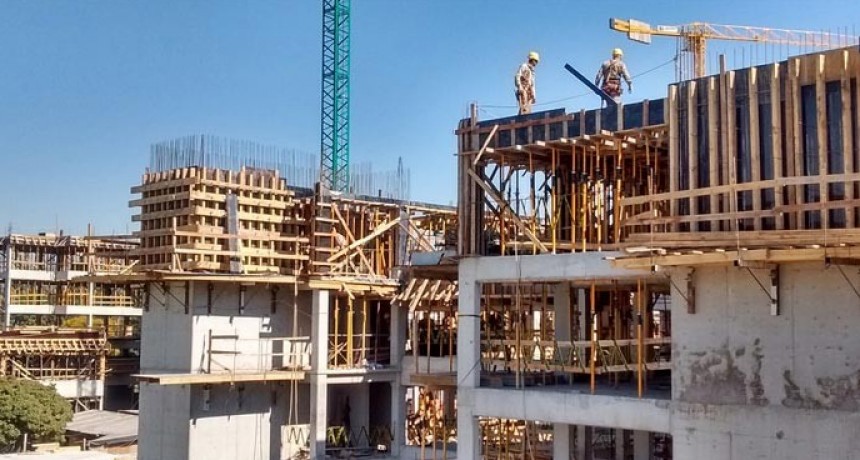 Las construcciones podr&iacute;an incorporar m&aacute;s de 5 obreros desde el martes 26 de mayo