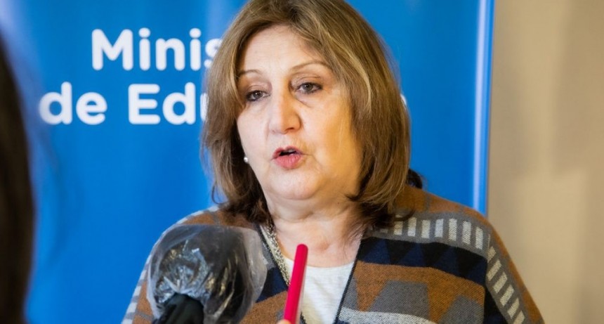 Convocan a la ministra de Educaci&oacute;n a presentarse al concejo municipal