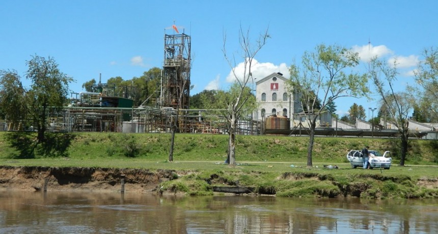 Convocan a indagatoria a 14 personas por la contaminaci&oacute;n del r&iacute;o Paran&aacute;