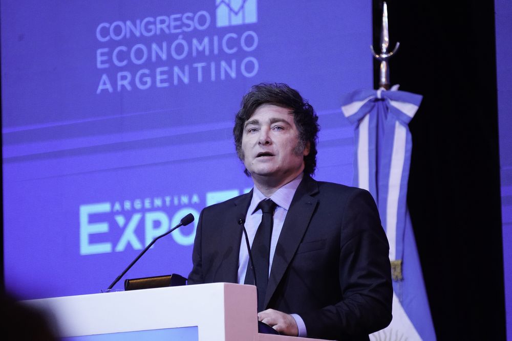 Milei asegur&oacute; que la inflaci&oacute;n se terminar&aacute; a mitad del a&ntilde;o pr&oacute;ximo