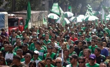 Camioneros amenazan con paros tras fracasar la segunda reuni&oacute;n paritaria 
