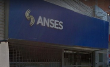 Trabajadores de Ans&eacute;s realizan un paro tras el suicidio de un jubilado en las oficinas del organismo de Mar del Plata