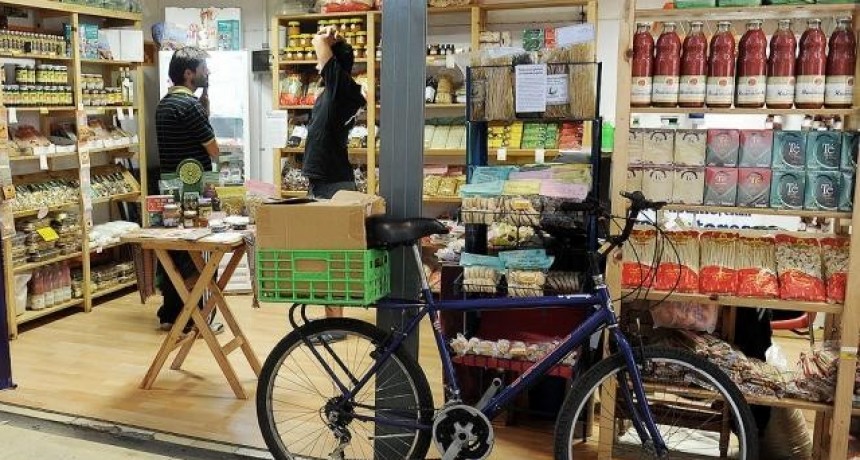 Las ventas minoristas retrocedieron cerca de cinco por ciento en mayo