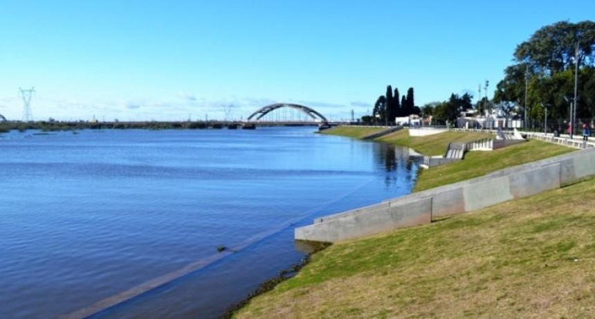 En la costa santotomesina: hallaron electrodom&eacute;sticos arrojados como basura al r&iacute;o Salado
