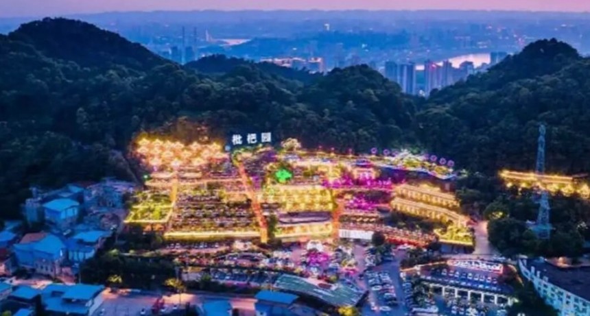 China tiene el restaurante m&aacute;s grande del mundo con 900 mesas y capacidad para 6000 comensales